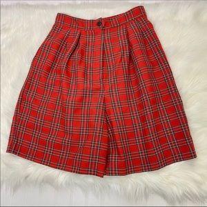 90’s Pleated Plaid Bermuda Shorts USA Size 8